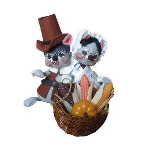 Annalee Pilgrim Mice with Basket #3050 89 - Vintage 1987